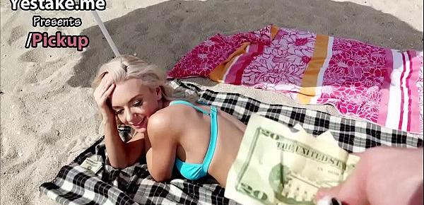  Naomi Woods gives her pussy for cash